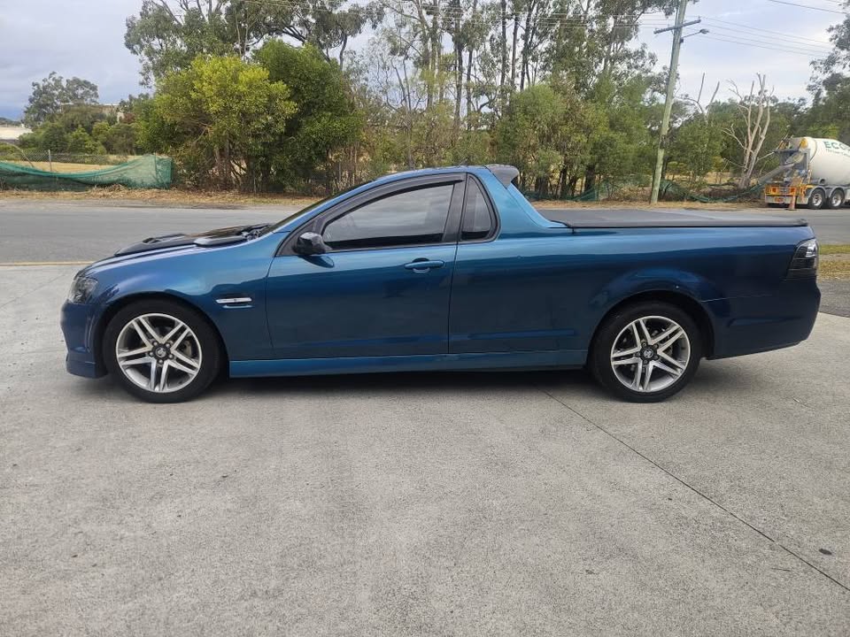 2012 Holden commodore veii sv6 manual ute 4.jpg